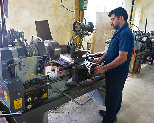 Lathe-Machine